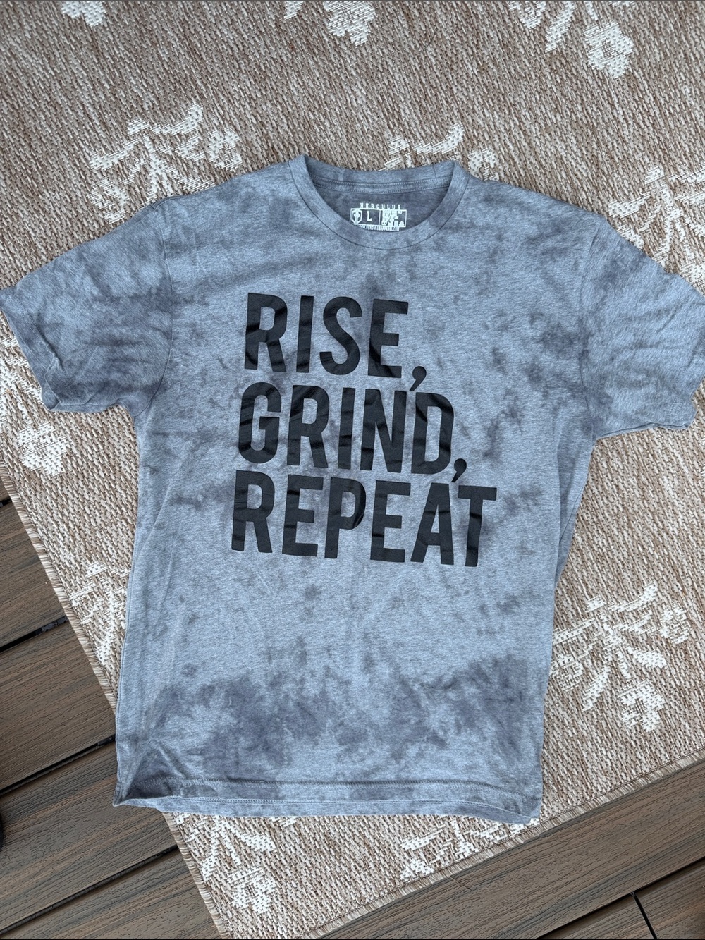 Men's Gray Graphic Tee with 'Rise, Grind, Repeat' Print